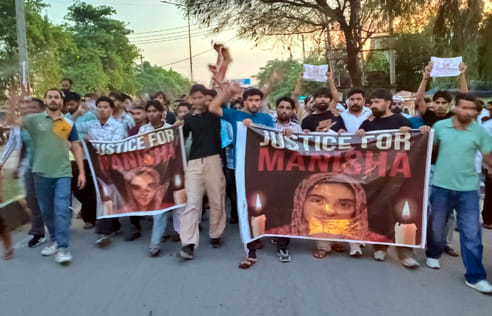 Anger erupted in Pundri, Simla and Cheeka, youth protested