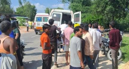Six injured in collision between car and tempo