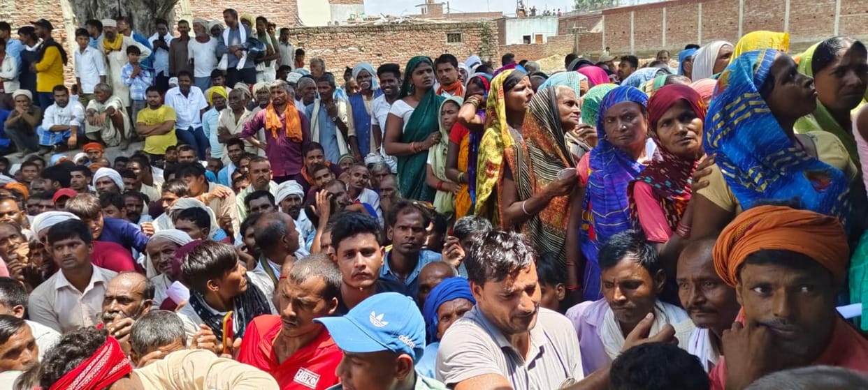 Farmers stood in queue hungry and thirsty, still did not get fertilizer