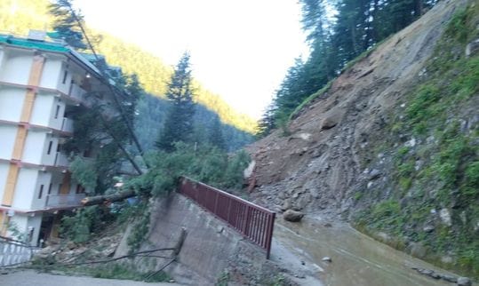 Landslide on Barot-Ghatasani road, restaurant damaged due to being hit