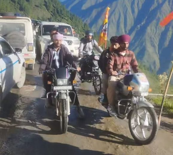 Challans of 30 vehicles were issued near Kariyan