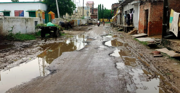 The road to Chaundhera Mata Mandir is in bad shape, devotees are facing problems