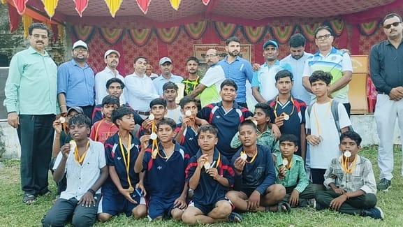 Etawah won the final in senior category and Auraiya in sub junior category