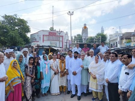 Rajiv Gandhi had laid the foundation of modern India: Satyaveer