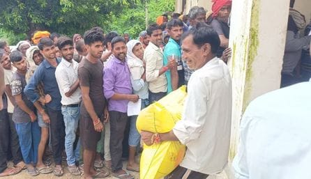 Officers claim 12739 MT urea available, still farmers are facing setbacks