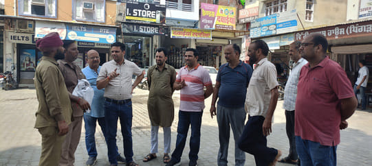 Piles of garbage piled up in the market, shopkeepers furious