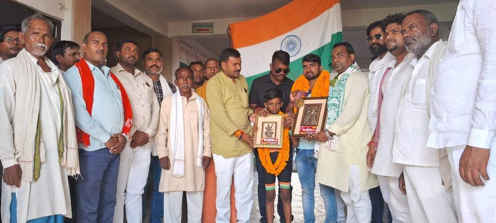 Yogasana: Chandan Bind who won gold medal in Dubai was honored