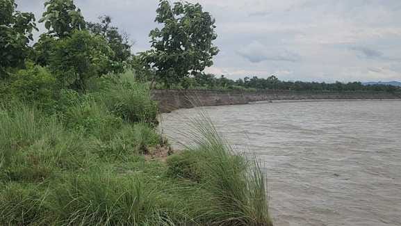 GPS survey will be done to determine how much land will be washed away into Yamuna due to soil erosion