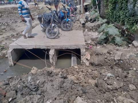 To save the stairs of hotel and mall, water pipeline was put in the drain