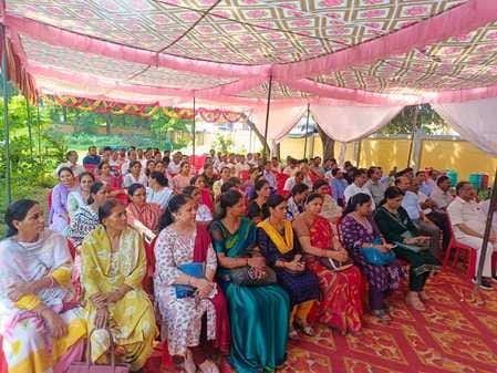 Teachers staged a sit-in protest over 31-point demands including old pension