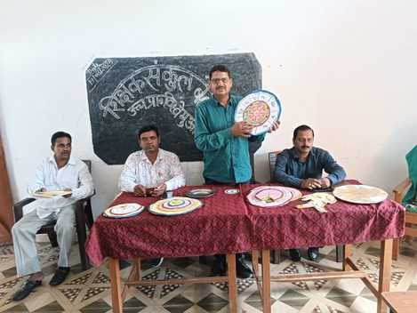 Discussion on Mathematics, Hindi and Social Science lessons