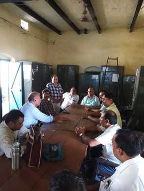 If the problems are not resolved in two days, teachers will protest