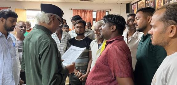 Opposition to auction of fishing in Gomti river