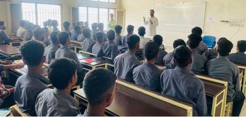 Achieving goals is possible by keeping distance from mobile addiction: Alok