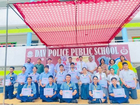 SR Century School Bahadurgarh topped in science quiz