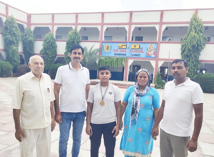 Kanika stood first in wrestling competition