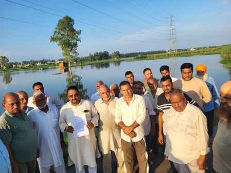 Hundreds of acres of crops in villages submerged, farmers wrote a letter to CM