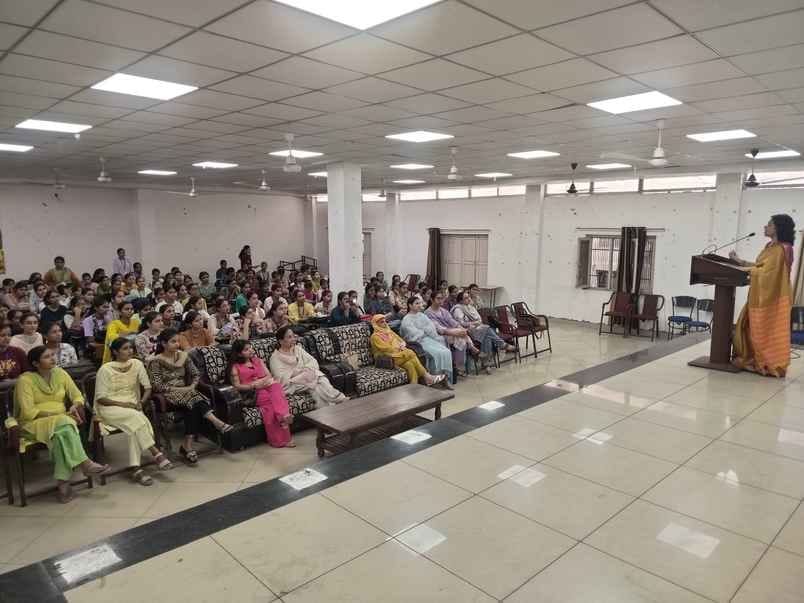 Motivated girl students for self employment