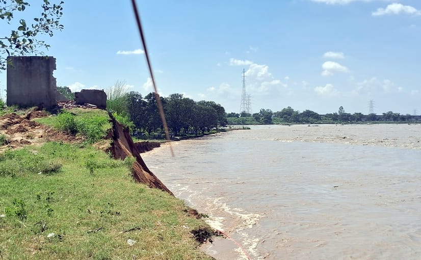 Thousands of acres of crops of three villages submerged
