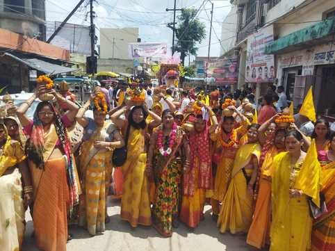 Shri Ram Katha was organized along with Kalash Yatra
