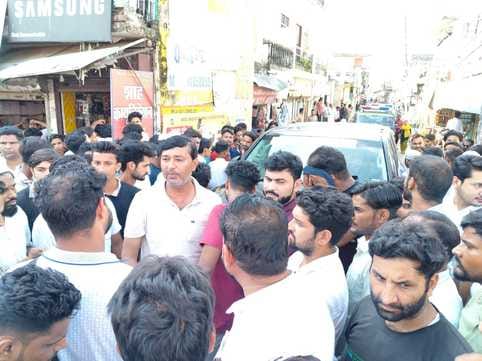 YouTuber's convoy stopped in search of wanted person, commotion