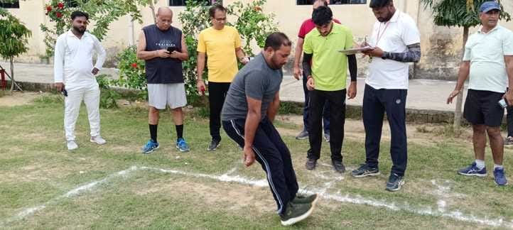 Officers and employees of the district showed their strength in sports, 18 were selected