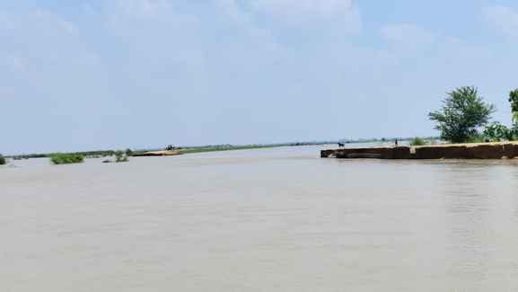 Flood water filled around the bridge under construction, loss of crores feared