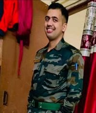 Jawan Ashish Sharma was given a tearful farewellJawan Ashish Sharma was given a tearful farewell