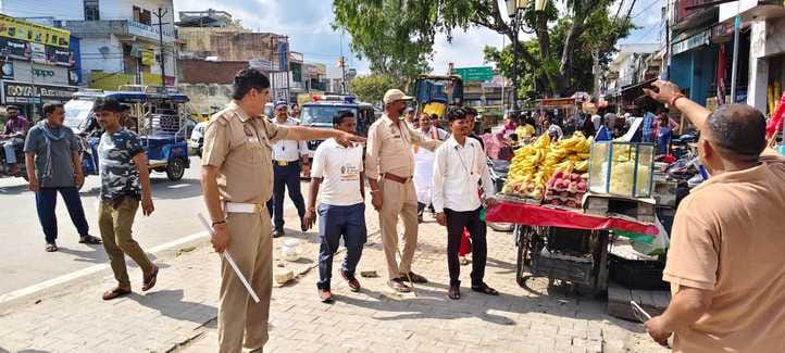 Encroachment drive started from Hasanpur Marg to Indira Chowk