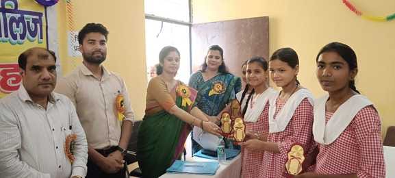Students honored for their excellent performance in science exhibition