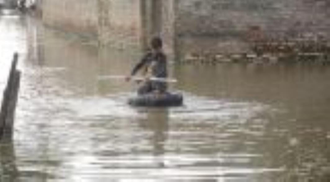 Boats and motorboats became support