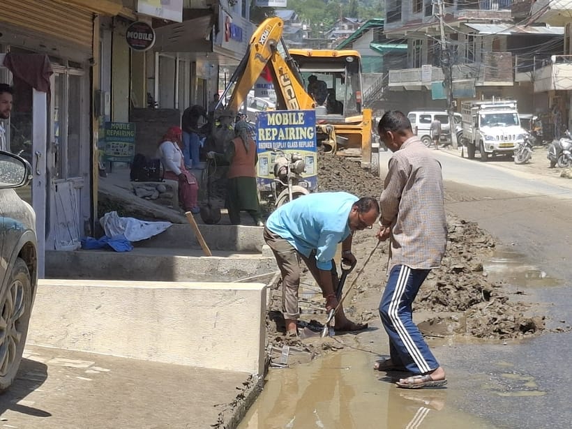 Illegal construction on Shastri Nagar drain after digging