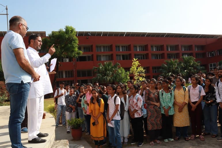Students were made to take an oath against drug abuse