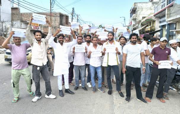 A procession was taken out in Kanth in protest against Manisha murder case