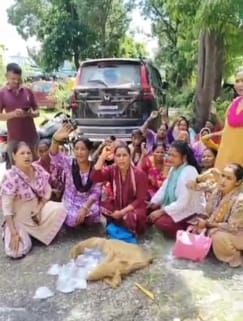 Women caught illicit liquor in Maldhanchaud