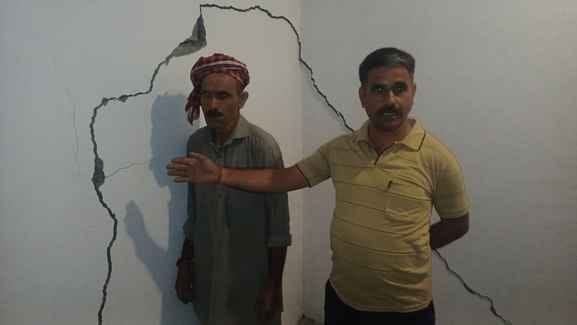 Landslide hits... Samud village families are helpless