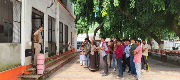 Tenth class student brutally beaten up, family members reached the police station
