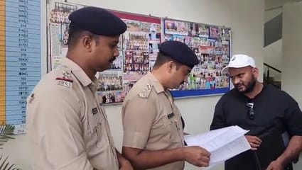 17 days after marriage honeytrap gang member nikhat got married again as Urvashi