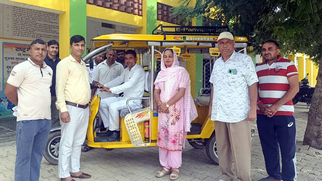 Gram Panchayat provided e-rickshaw for government school children