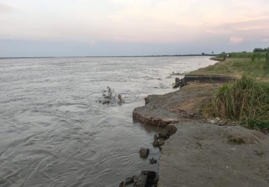 Saryu river water level decreased, relief from erosion