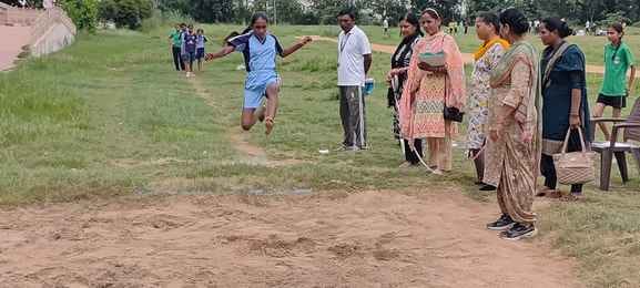 Sonakshi of Shri Government School Durana ran the longest distance and Shahjadeep ran the fastest in 200 meters