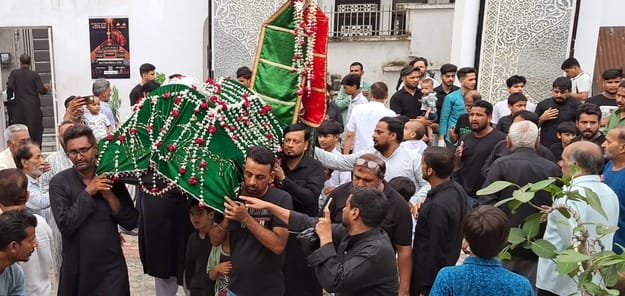 The eyes of the mourners became moist after hearing the incident of martyrdom