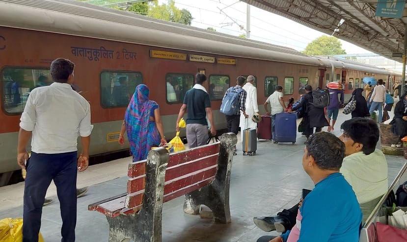 Diwali on 20th October, no berth vacant in any train till 19th