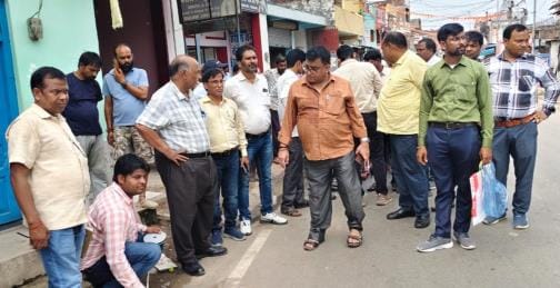 Siddharthnagar News : Lucknow team checked the quality of the road