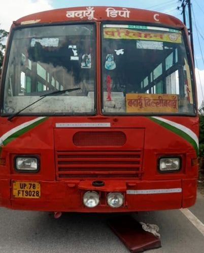 Two roadways buses broke down on the way, passengers troubled