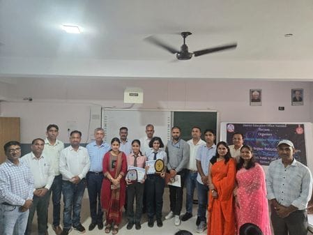 Muskan and Himanshi showed their talent in science seminar