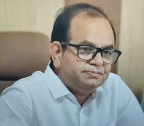 The MLA asked to replace the dilapidated poles, the SDO said- I am bigger than the Sarpanch, he should talk to me himself