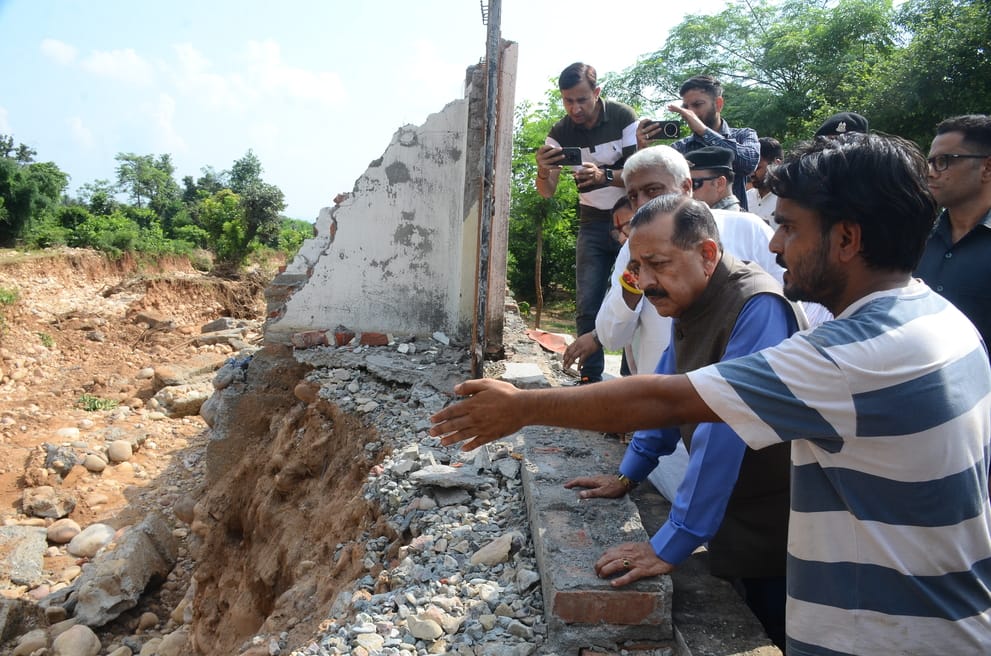 Union Minister Dr. Jitendra Singh visited the areas affected by cloudburst