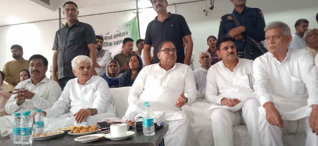 Called to reach in large numbers on 25 August