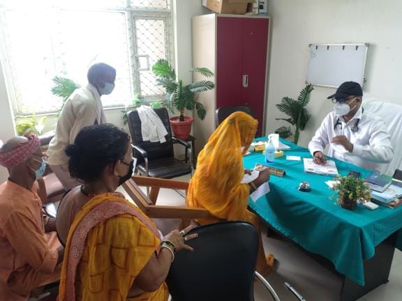 The heat and humidity in the atmosphere increased the problems of asthma patients